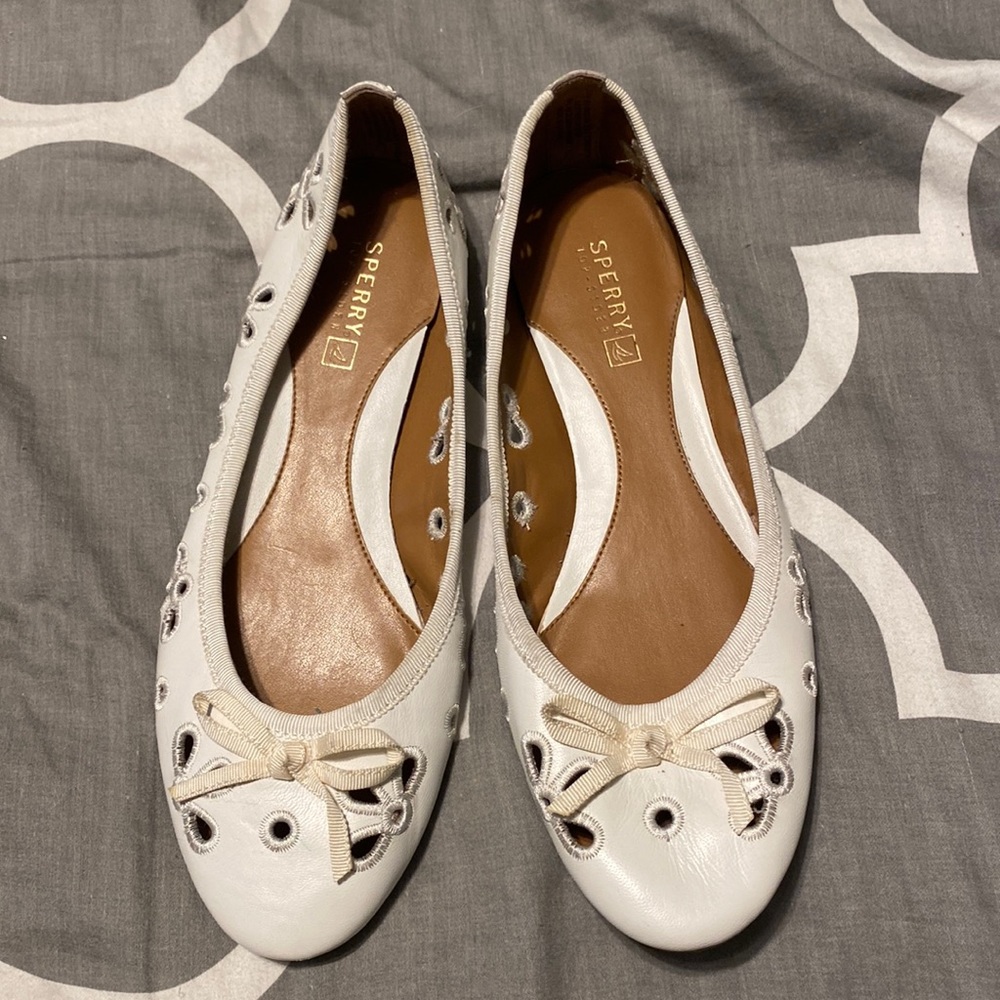 Sperry White Size 8 Flower Flats